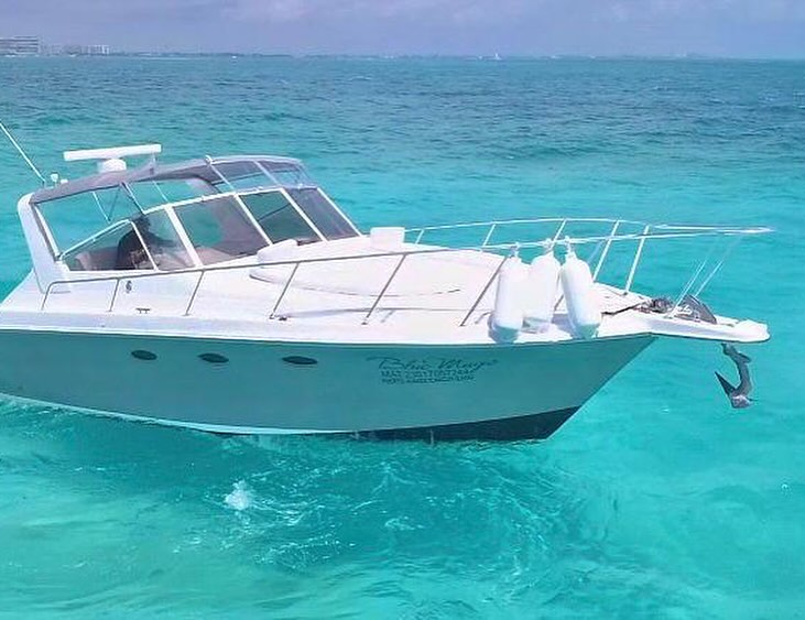 Blue Magic 38ft yacht rental Cancun - Compact boat charter for 10 guests perfect for couples and small groups