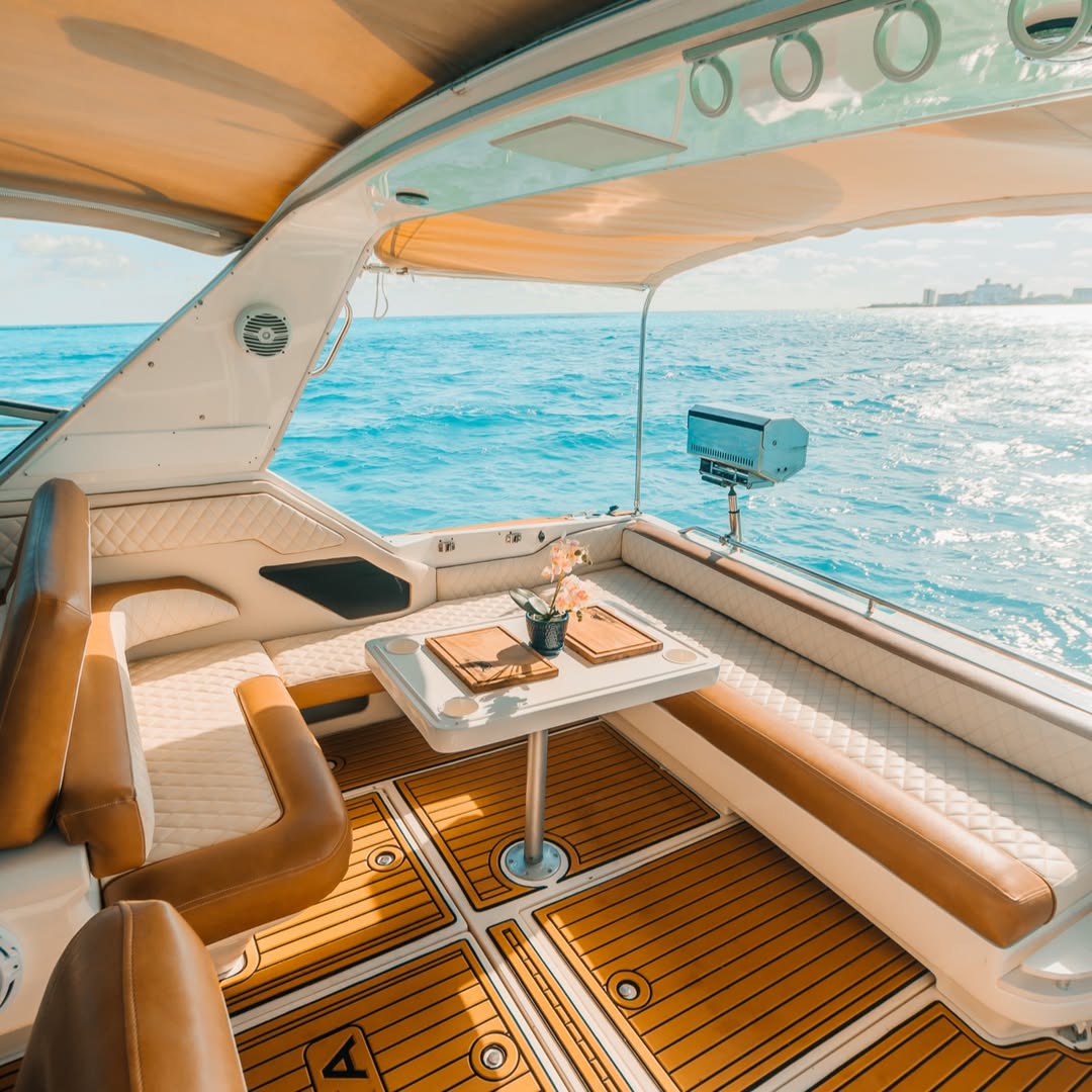 Isla Mujeres by Yacht